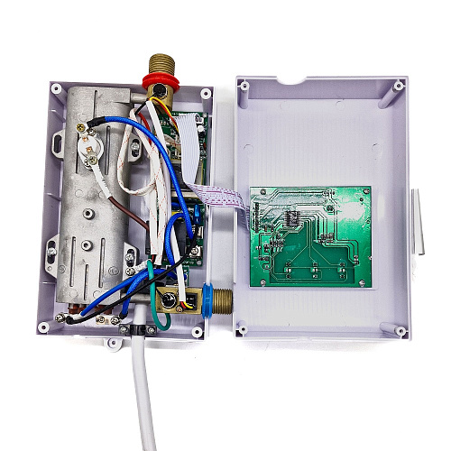 Водонагреватель проточный 5000Вт/220В c пультом ДУ Водонагреватель проточный 5000Вт/220В c пультом ДУ