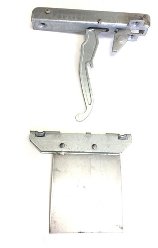 Петля/контрпетля дверцы духовки Ново-Вятка. правая НМЗ Петля/контрпетля дверцы духовки Ново-Вятка. правая НМЗ