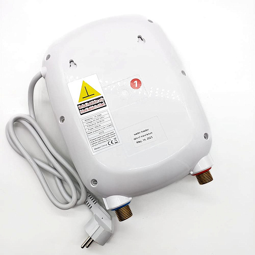 Водонагреватель проточный для душа 3500Вт/1,8м с лейкой и шлангом Водонагреватель проточный для душа 3500Вт/1,8м с лейкой и шлангом